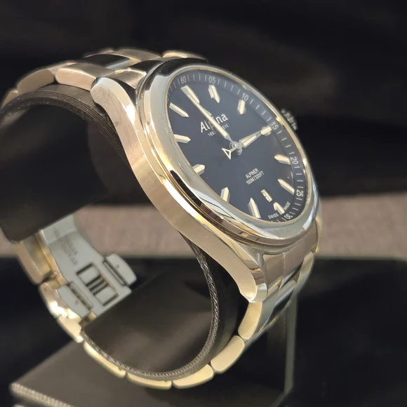 Alpina Alpiner Quartz Watch 42mm - Picture 6 of 12